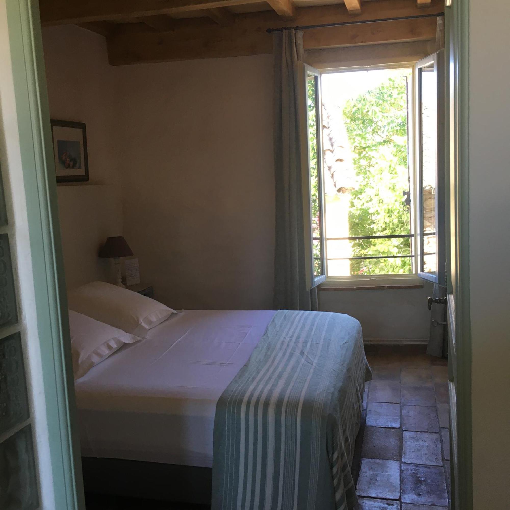 Bed and Breakfast L'Escampe Saturargues Номер фото